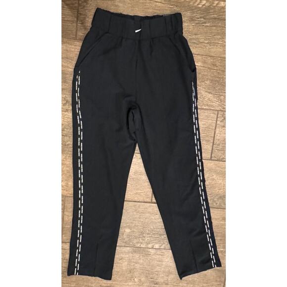 NIKE Pro Women's Woven Loose Fit Pants In Black Size Small - Picture 10 of 11